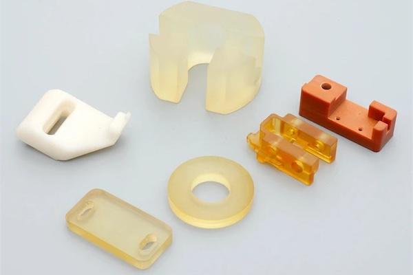 Pièces d'usinage en plastique