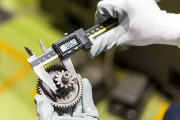 Inspeção de paquímetro CNC Gear